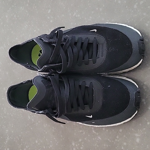 Nike - Picture 4 of 4